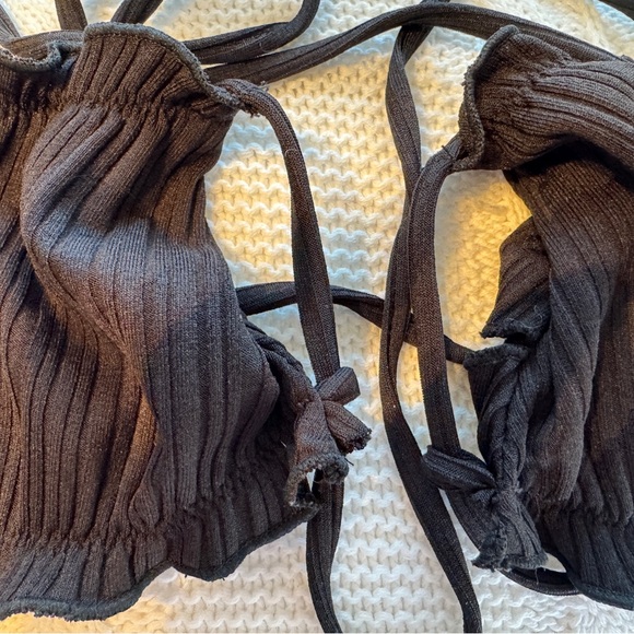 Black Ribbed Bikini Top- Size M - Picture 4 of 6